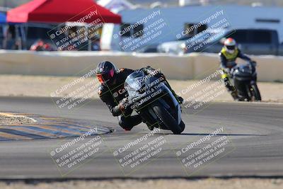 media/Dec-18-2022-SoCal Trackdays (Sun) [[8099a50955]]/Turn 2 (950am)/